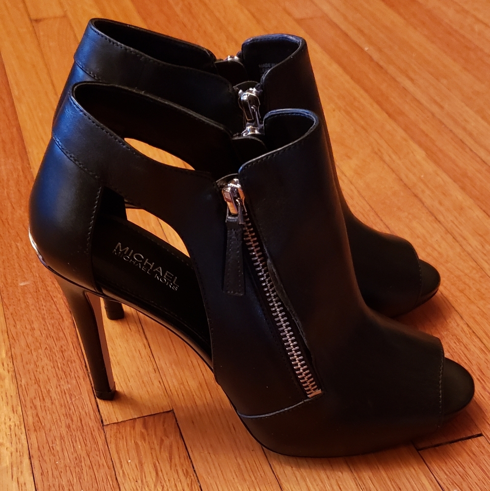 NWOT Michael Kors Size 8 Peep Toe Leather Boots